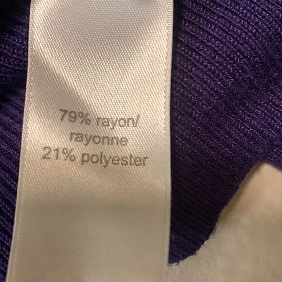 Maurices button down sweater w/ “diamond” centered buttons, like new, medium - Picture 8 of 9